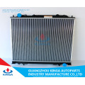 Radiateur à réservoir en plastique à base d&#39;aluminium pour Mitsubishi L400 / Space Gear&#39;94-at avec Hight Performance